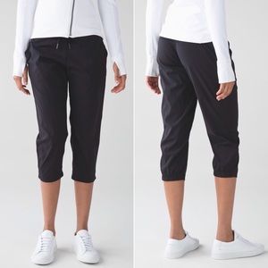 Lululemon Studio Crop II Size 6 Black